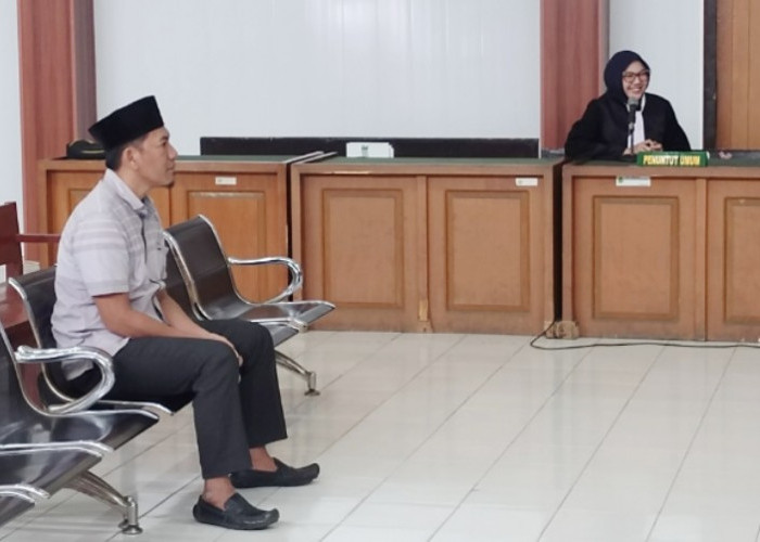 Tuntutan Belum Siap, Nasib Kades Korupsi Dana Desa untuk Judi dan 'Party' Ditunda Pekan Depan