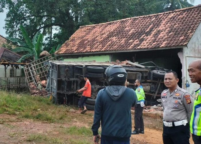 Dihantam Truk di Pangkalan Balai, Pasutri Guru Dijemput Maut, Korban Terjepit Bengkel Las 