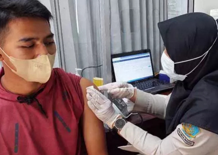 Aturan Baru: Jemaah Umrah Wajib Vaksin Meningitis Mulai 2024!