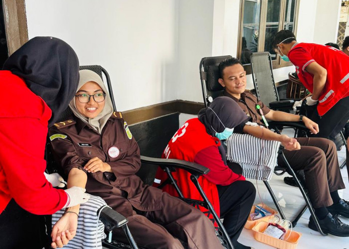 Donor Darah Meriahkan HUT Adhyaksa ke-64, Puluhan Kantong Darah Terkumpul