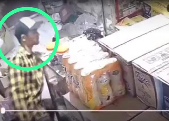 Aksi Pencurian Pria di Palembang Ini Terekam Kamera CCTV Warung, Celana Jeans Penuh Isi Rokok 