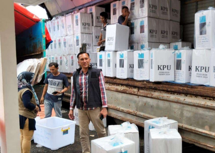 Mendekati Hari Pencoblosan, KPU OKI sudah Distribusikan Logistik Pemilu di 7 Kecamatan, Tersisa 2 Lagi 