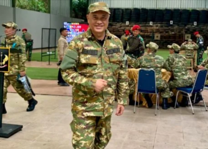 Momen Langka Jajal Senjata Kopasuss: Direktur UKW PWI Syukuri Kebersamaan di Retreat Bela Negara