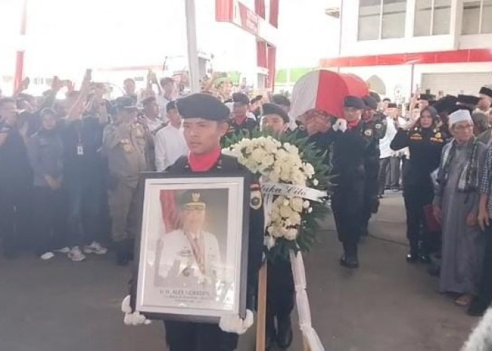 Pemakaman Mantan Gubernur Alex Noerdin Dilepas Upacara Kedinasan, Dodi Reza Alex Sampaikan Maaf