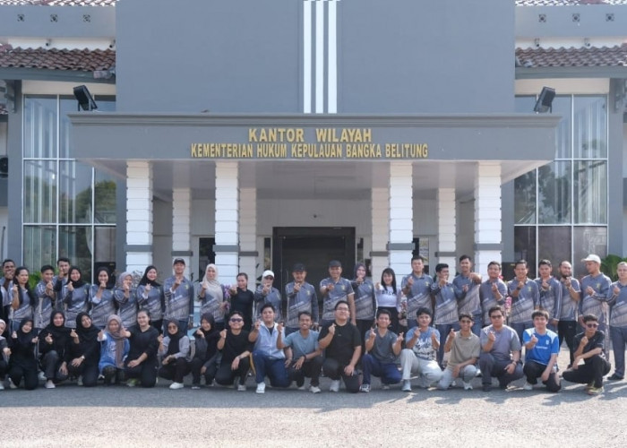 Tinggalkan Meja Kerja Sejenak, Pegawai Kemenkum Babel Kompak Senam Pagi