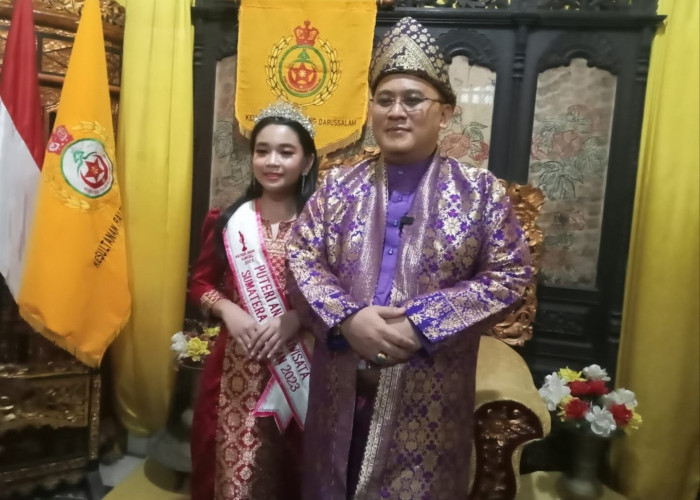 Gali Budaya Palembang Puteri Anak Pariwisata Sumsel, Stefanie Kunjungi Istana Adat Kesultanan Palembang