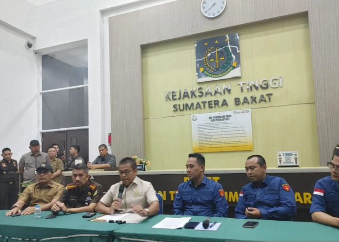 Tersandung Gratifikasi, Mantan Bendahara UIN Imam Bonjol Ditahan Kejati Sumbar