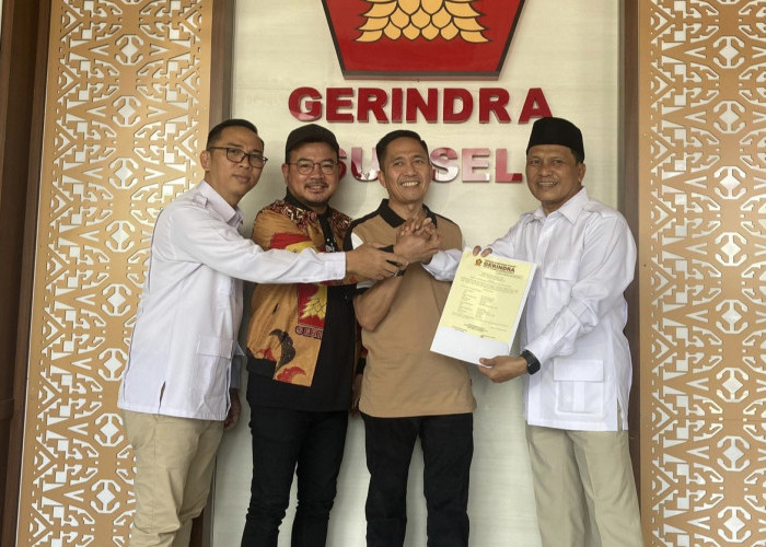 Jelang Pendaftaran Pilkada Palembang, Ratu Dewa-Prima Salam Terima B1KWK dari Partai Gerindra, Siap Gaspol! 