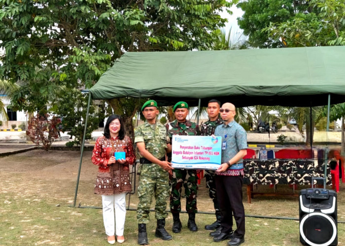Bank Sumsel Babel Perkuat Sinergi dengan TNI, Serahkan 624 Buku Tabungan kepada Prajurit Yonif TP 893/KBK