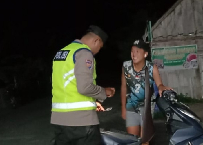 Ciptakan Situasi yang Kondusif di Wilayah Hukumnya, Polsek Muara Kuang Patroli di Jalan Lintas Ogan Ilir-OKU