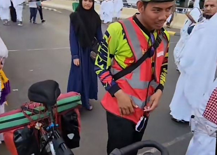 MasyaAllah…Pemuda Ini 8 Bulan Tempuh Perjalanan Bersepeda ke Masjidil Haram, Lebih Cepat dari Antrian Haji 