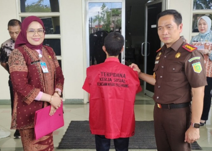 Terpidana Penggelapan HP Melalui Mekanisme Plea Bargaining Resmi Jalani Kerja Sosial di RSUD Bari Palembang