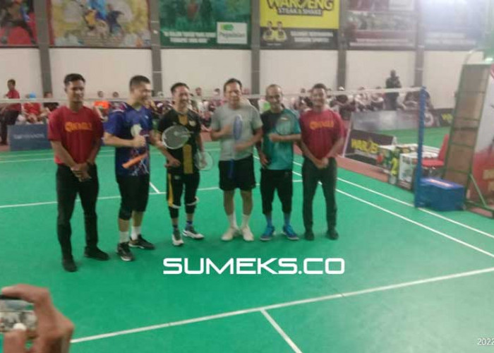 Maniak Badminton, Wako ini Bermain Dua Kali Partai Eksibisi