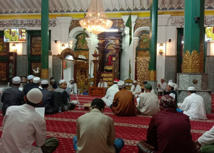 Malam Pergantian Tahun, Masjid Agung Palembang Melaksanakan Yasinan dan Dzikir Bersama