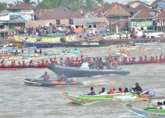 Dipimpin Ratu Dewa, Pelaksanaan Festival Bidar 2025 di Sungai Musi lebih Ramai Peserta dan Penonton Tertib