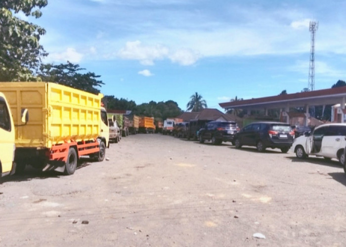 Warga Muara Enim Resah Antri Solar Makin Panjang dan Lama, Dulu 3 Jam Sekarang Bisa 8 Jam 