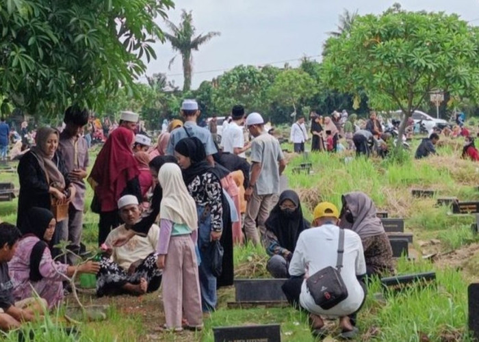 Hukum Islam Soal Tradisi Ziarah Kubur Jelang Ramadan, Awas Jangan Salah Kaprah! 