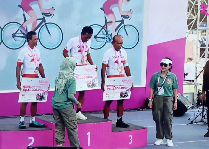 LUAR BIASA! Pelindo Cycling Team Palembang Raih Juara 3 Event Nasional Tour of Kemala Banyuwangi 