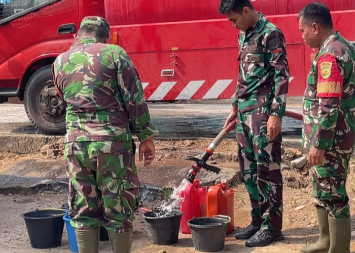 Warga Pengarayan OKI Kesulitan Air Bersih Dibantu TNI Koramil Tanjung Lubuk