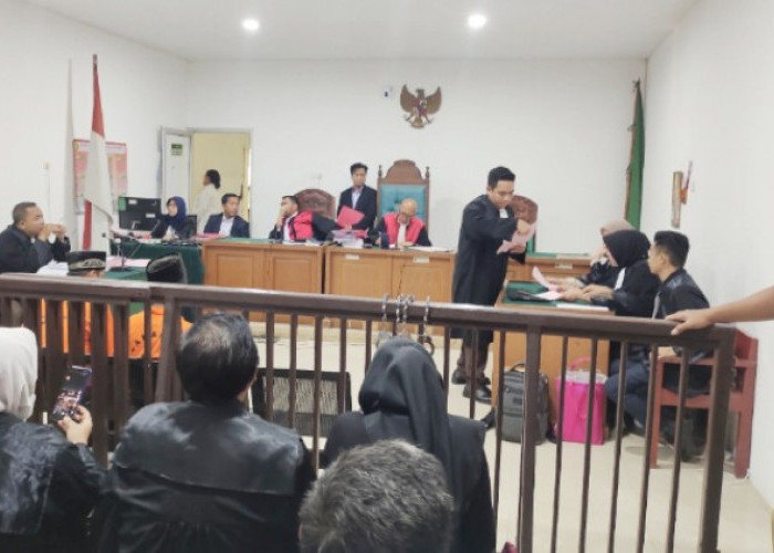 Jaksa Tegas Tolak Eksepsi, 'Crazy Rich' Tulung Selapan Haji Sutar Cs Menanti Putusan Sela Hakim