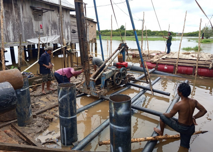 Debit Air Sungai Dabuk Tinggi Tantangan Pembangunan Jembatan Gantung di Desa Embacang OKI