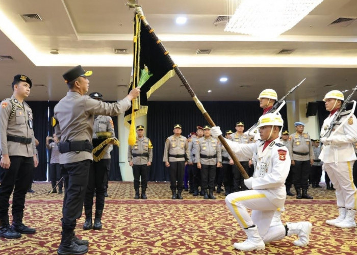 Momen Khidmat di Polda Sumsel, Kapolda Sandi Nugroho Pimpin Pencucian Pataka dan Pemuliaan Tribrata