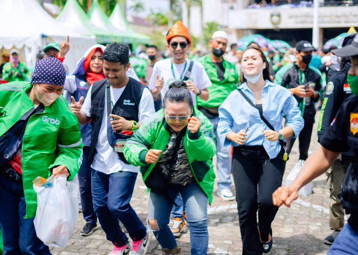 Lebih dari 1.000 Mitra Grab di Palembang dan Keluarganya Ikuti Keseruan HAJATAN Akhir Tahun