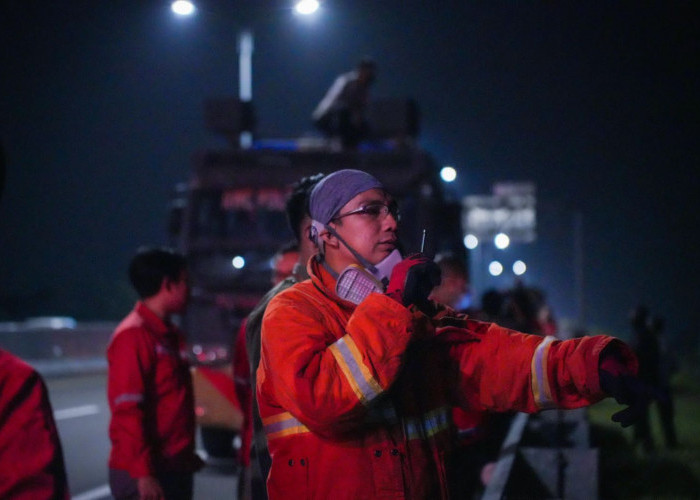 Tim Fire Fighter Pusri Palembang, Sigap Bantu Padamkan Karhutla