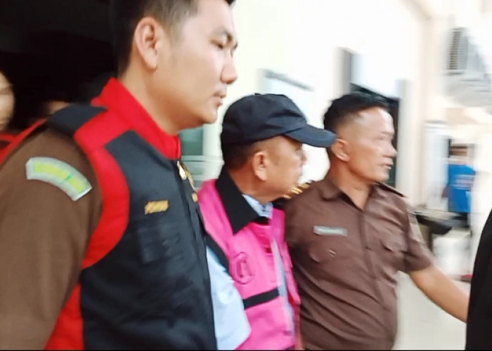 Kadishub Prabumulih Keluar Kantor Kejaksaan Pakai Rompi Tahanan, PJ Wako: Sudah Pensiun Dini Sejak 1 November