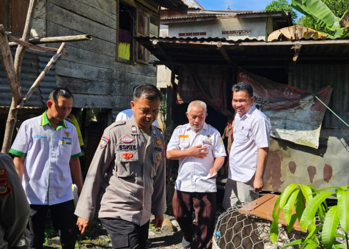 HUT Bhayangkara ke-78, Polres Ogan Ilir Bedah Rumah Warga yang Tidak Layak Huni 