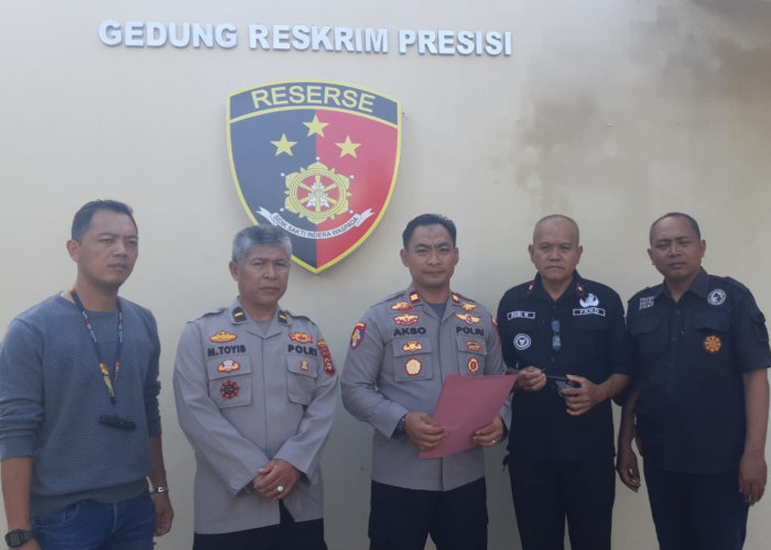 Polsek Tanjung Batu Ogan Ilir Terima Senjata Api Rakitan Secara Sukarela dari Warga