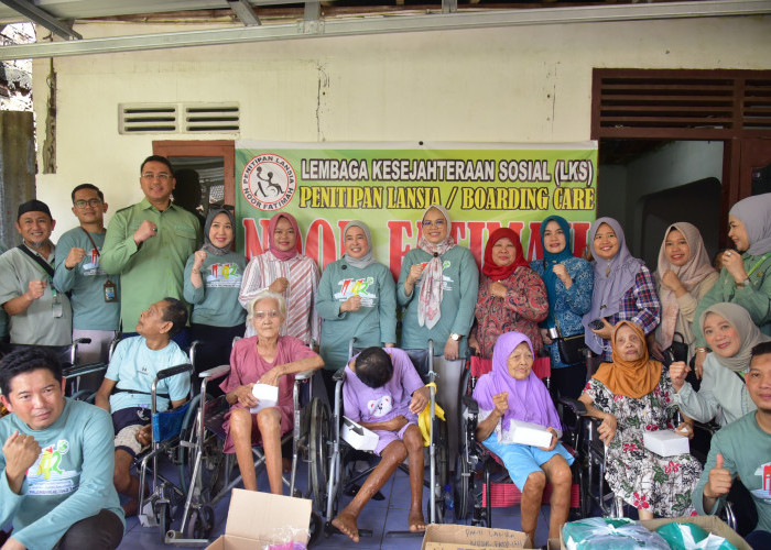 HUT Kota Palembang 2025: Ketua PKK Kunjungi Panti Jompo Boarding Care Noor Fatimah