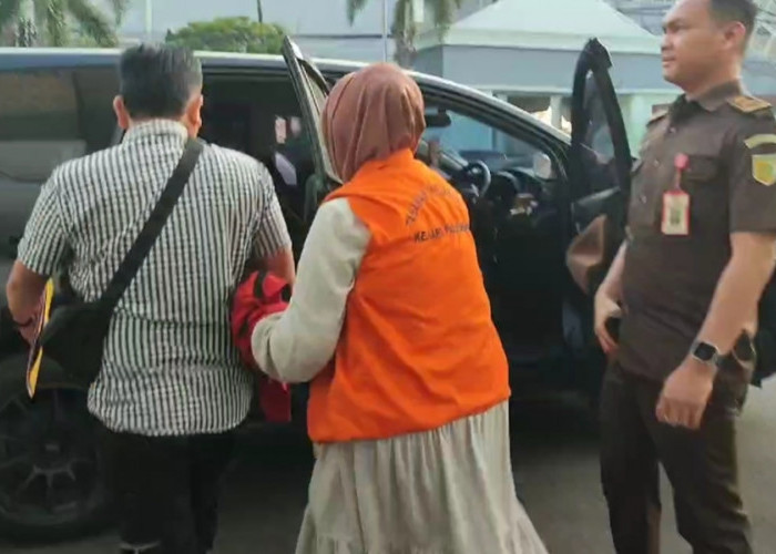 Kejari Palembang Tahan Satu Tersangka Penyuap Oknum BPN Kasus Korupsi PTSL 2019