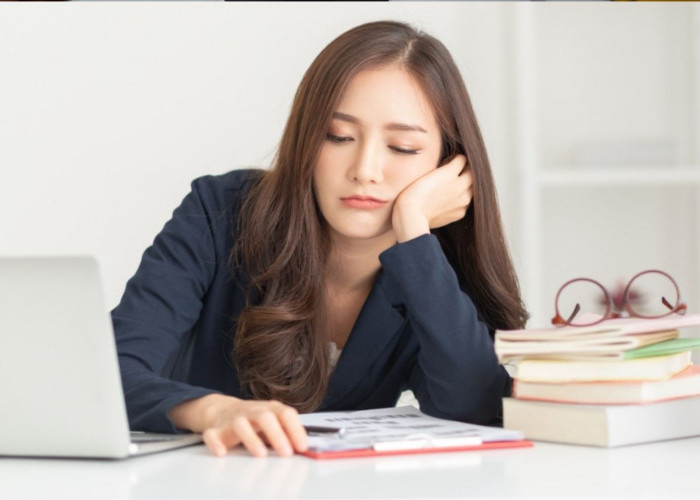 5 Cara Mengatasi Ngantuk dan Lemas di Hari Senin, Biar Tetap Fokus Kerja di Kantor
