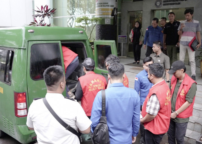 Rugikan Negara Rp12 Miliar, 7 Tersangka Korupsi KUR Mikro Bank Plat Merah Jalani Tahap II