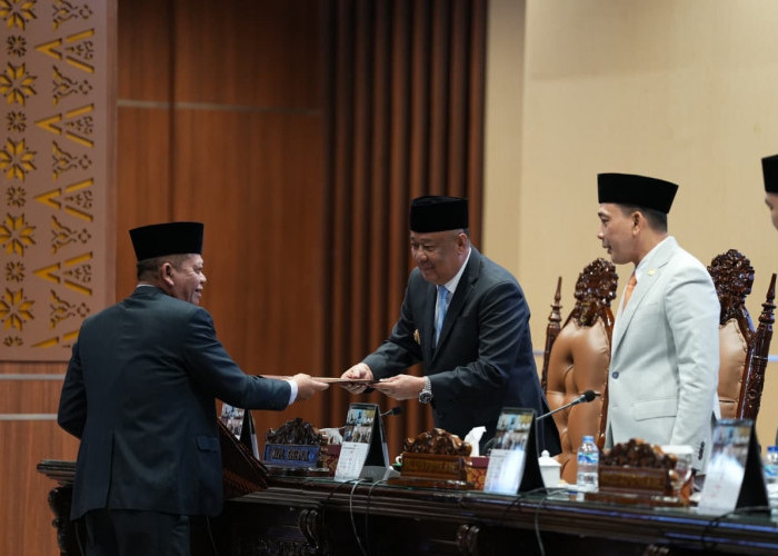 Rapat Paripurna DPRD Sumsel: 5 Pansus Serahkan Hasil Pembahasan LKPJ Gubernur 2025