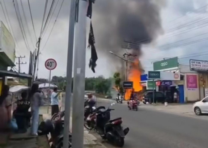 Gegara Bakar Sampah Bengkel di Kayuagung Terbakar, Videonya viral