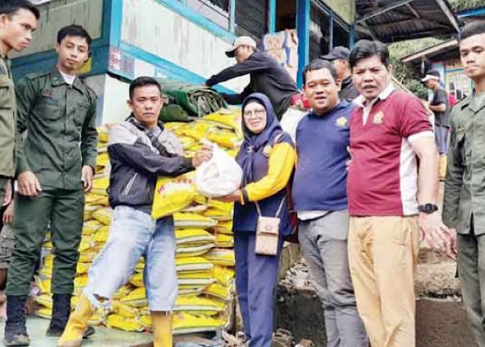 Civitas Akademika Unsri Bawa Bantuan ke 3 Kecamatan di Lahat, Mahasiswa Buka Posko Hangat di Desa Lubuk Sepang