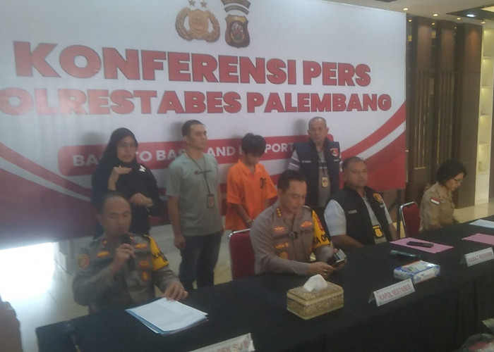 Pelaku Begal Bercelurit Dibekuk Usai Rampas Motor Milik Pelajar SMP di Palembang 