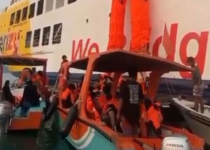 KMP Batumandi Terbakar, Penumpang Dievakuasi Menggunakan Perosotan Darurat