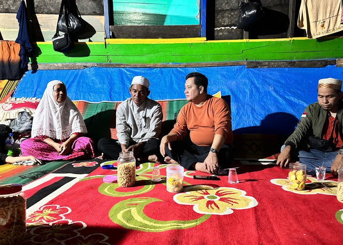 Menjelajahi Tradisi Mappasau Kapal Tongkang: Ritual Pelepasan Calon Haji Suku Bugis di Banyuasin