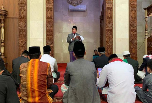 Bupati dan Wabup Banyuasin Shalat Ied di Masjid Al-Amir