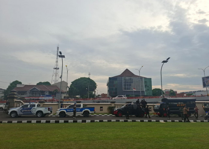  Beri Rasa Aman kepada Warga Pasca Kerusuhan di Palembang, TNI-Polri Gelar Patroli Skala Besar