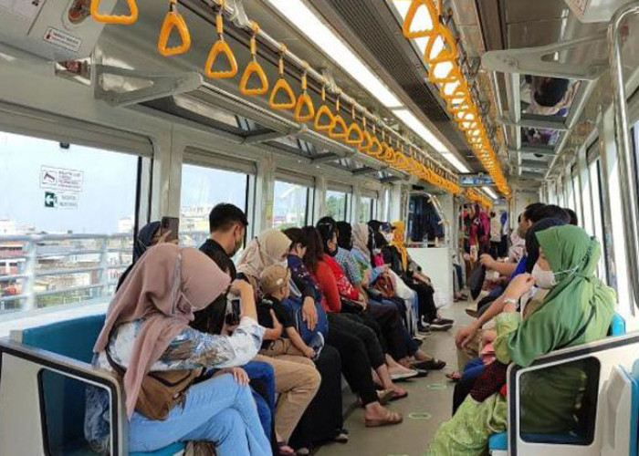 Penumpang LRT Palembang Boleh Berbuka di Gerbong, ini Syaratnya