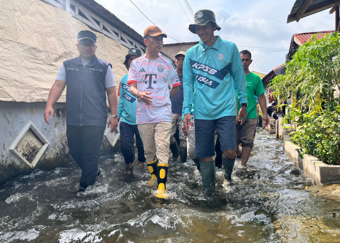 Wali Kota Ratu Dewa Tinjau Genangan Air di SU II, Kerahkan PUPR dan Salurkan Bantuan untuk Warga