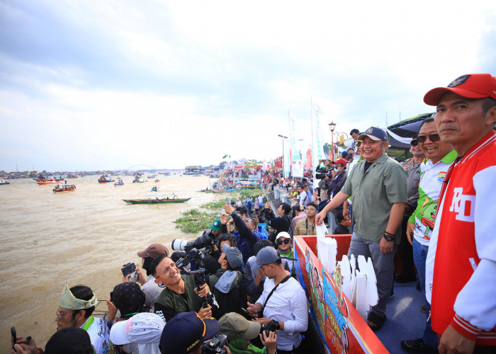 Gubernur Herman Deru Dorong Festival Perahu Bidar Palembang Jadi Agenda Wisata Dunia