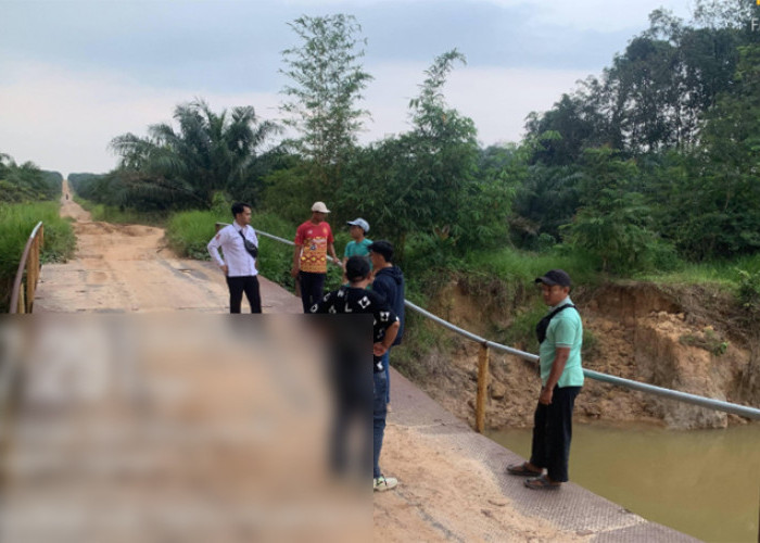 Jembatan Utama di Desa Kali Deras Mesuji Rusak, TRC BPBD OKI Lakukan Penanganan Sementara