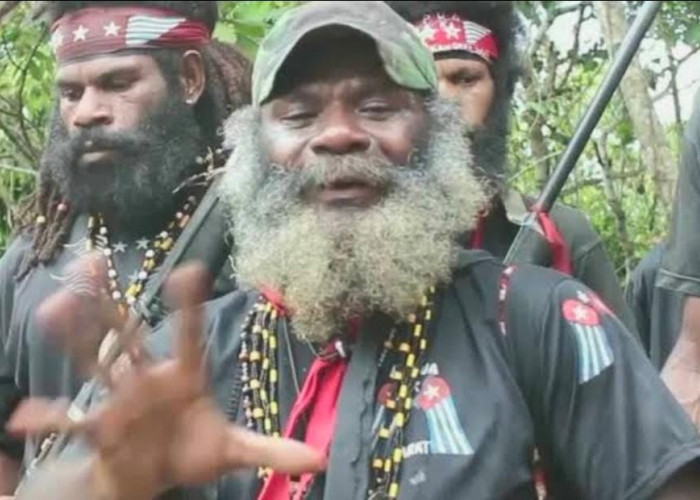 GEGER! Mantan Panglima KKB Papua Serahkan Senjata, Ini Sepak Terjang Lambert Pekikir yang Terkenal Sadis