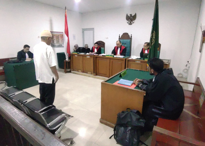 Selewengkan Dana Desa untuk Judi Sabung Ayam, Mantan Kades Pulau Panggung Divonis 2,5 Tahun Penjara