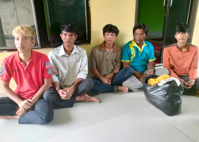  Dihantam Badai, 5 Nelayan Asal Palembang Melompat dari Kapal dan Terdampar di Makassar